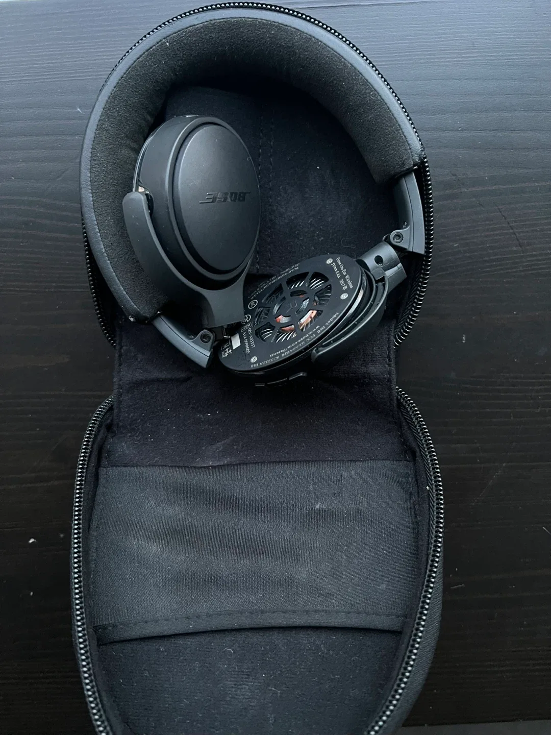 Bose Headphones with Case and Cables - MOVING OUT SALE ✈️ image indicator(3)