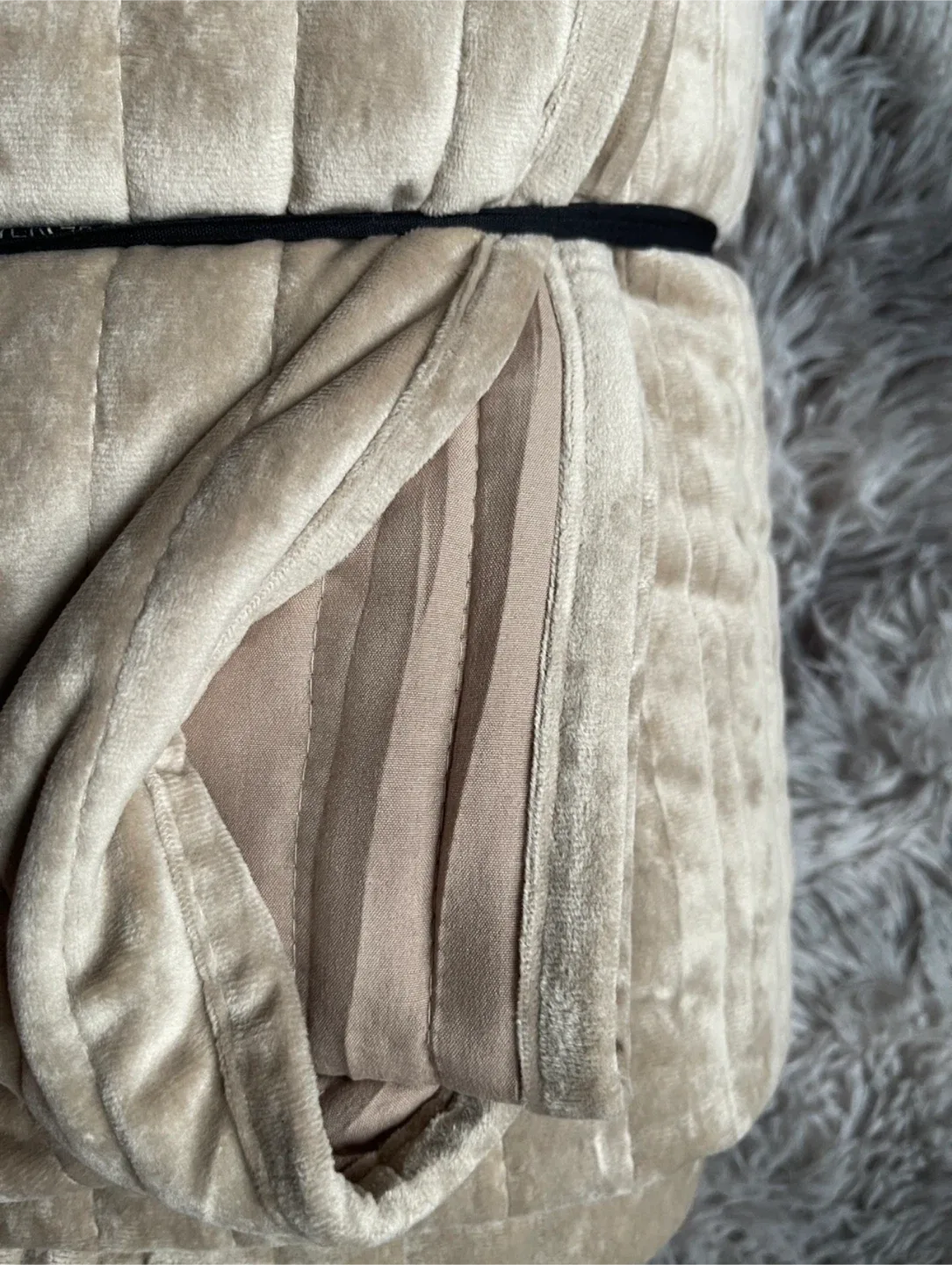Luxury Velvet Bedspread Blanket image indicator(3)