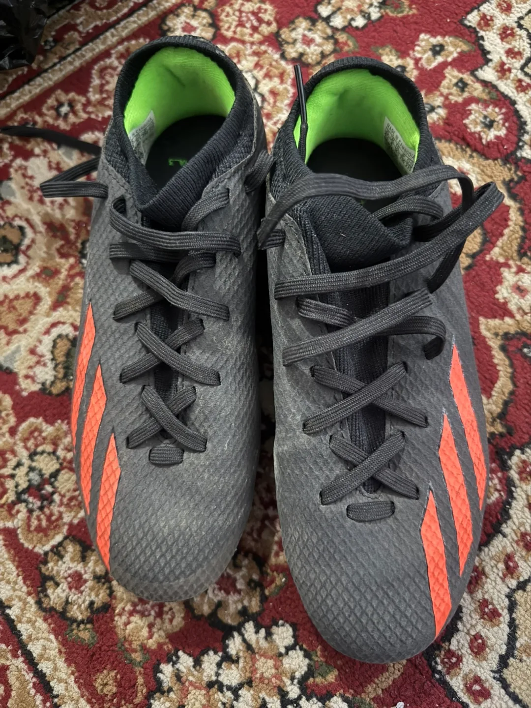 2 pairs of footwear image indicator(3)