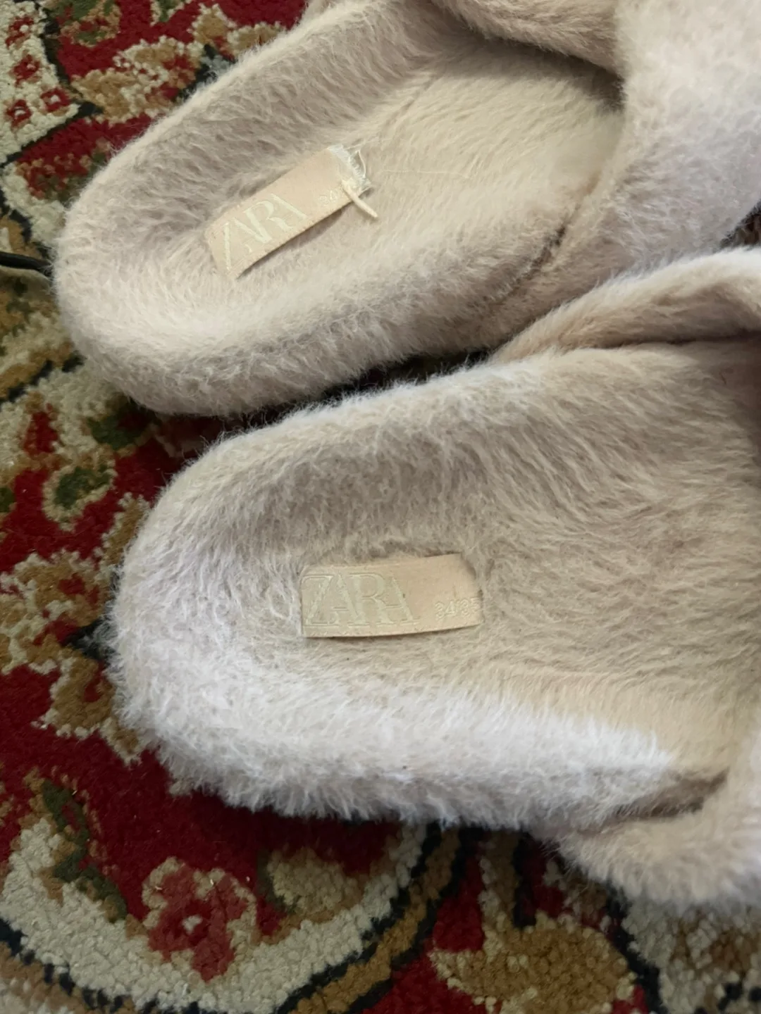 2 pairs of footwear image indicator(2)