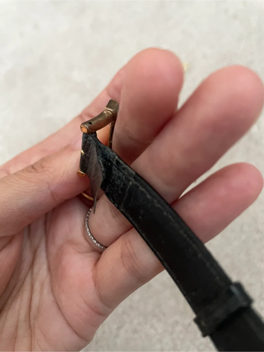 vintage Fendi Quartz Swiss Made Watch image indicator(8)