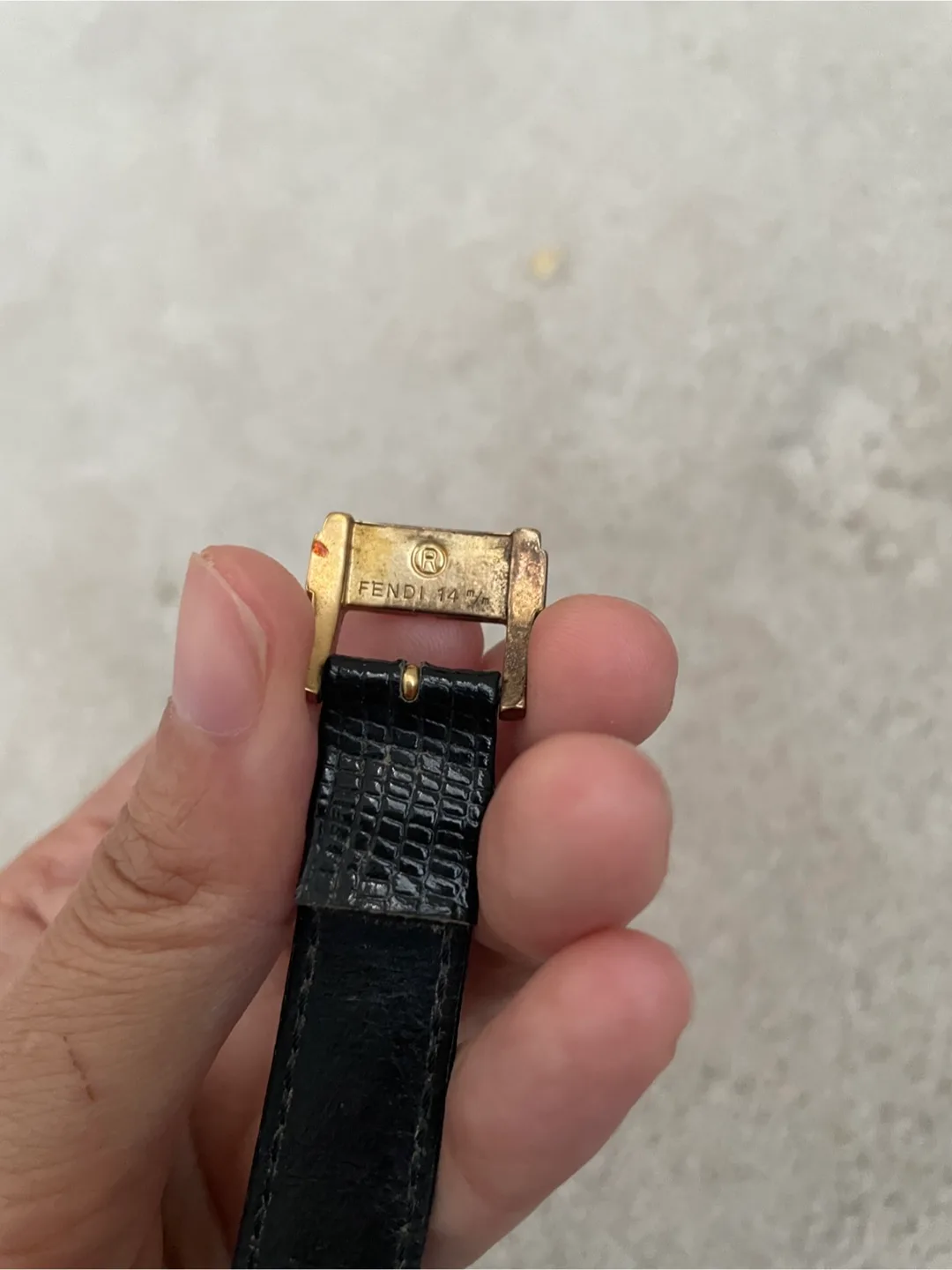 vintage Fendi Quartz Swiss Made Watch image indicator(9)