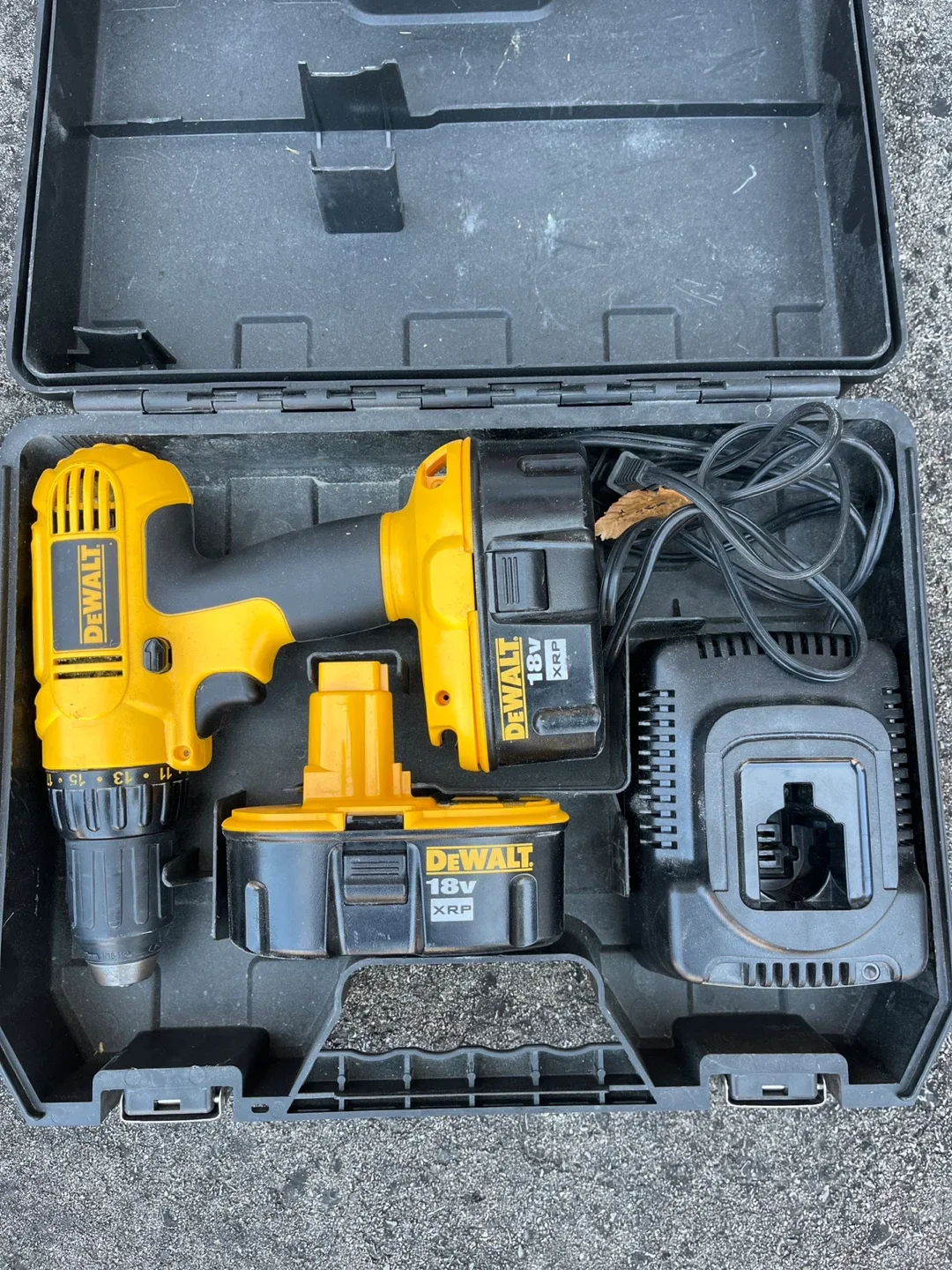 DeWalt 18V XRP Cordless Drill Kit image indicator(2)