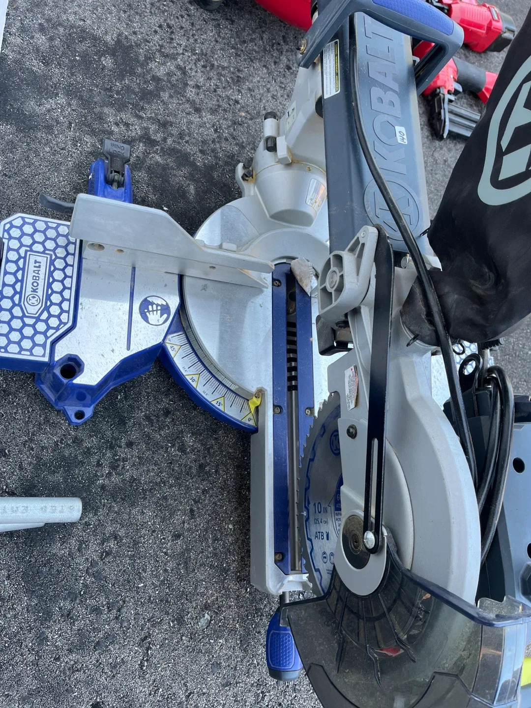 Kobalt 10-in Compound Miter Saw image indicator(3)