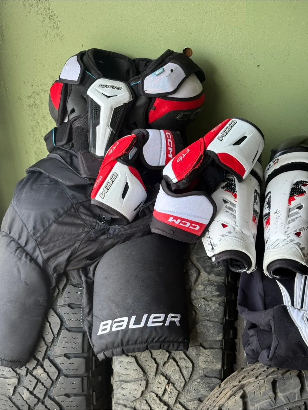 Bauer CCM Jetspeed FT6 Bundle thumbnail