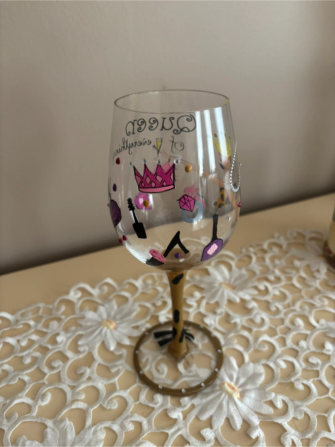 Hand-Painted Wine Glass - Queen of Everything - photo 2