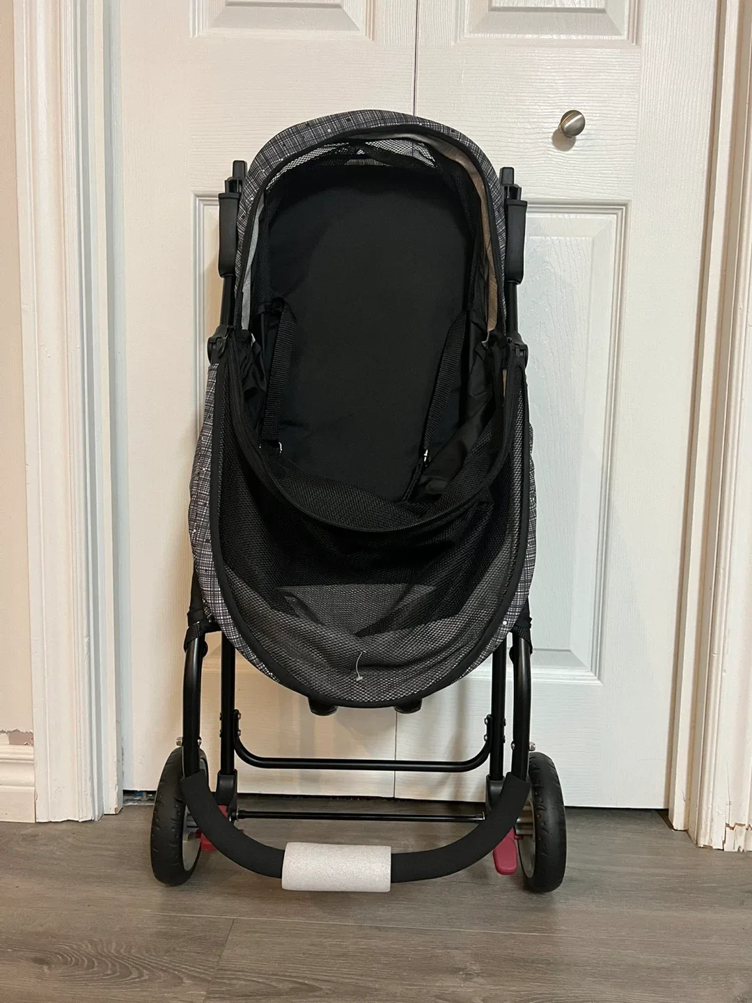 GEN7PETS Pet Stroller - Like New! image indicator(5)