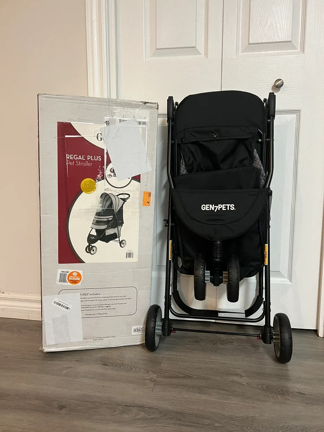 GEN7PETS Pet Stroller - Like New! image indicator(6)