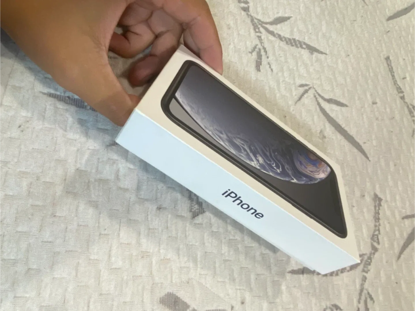 Apple iPhone XR 64GB image indicator(5)