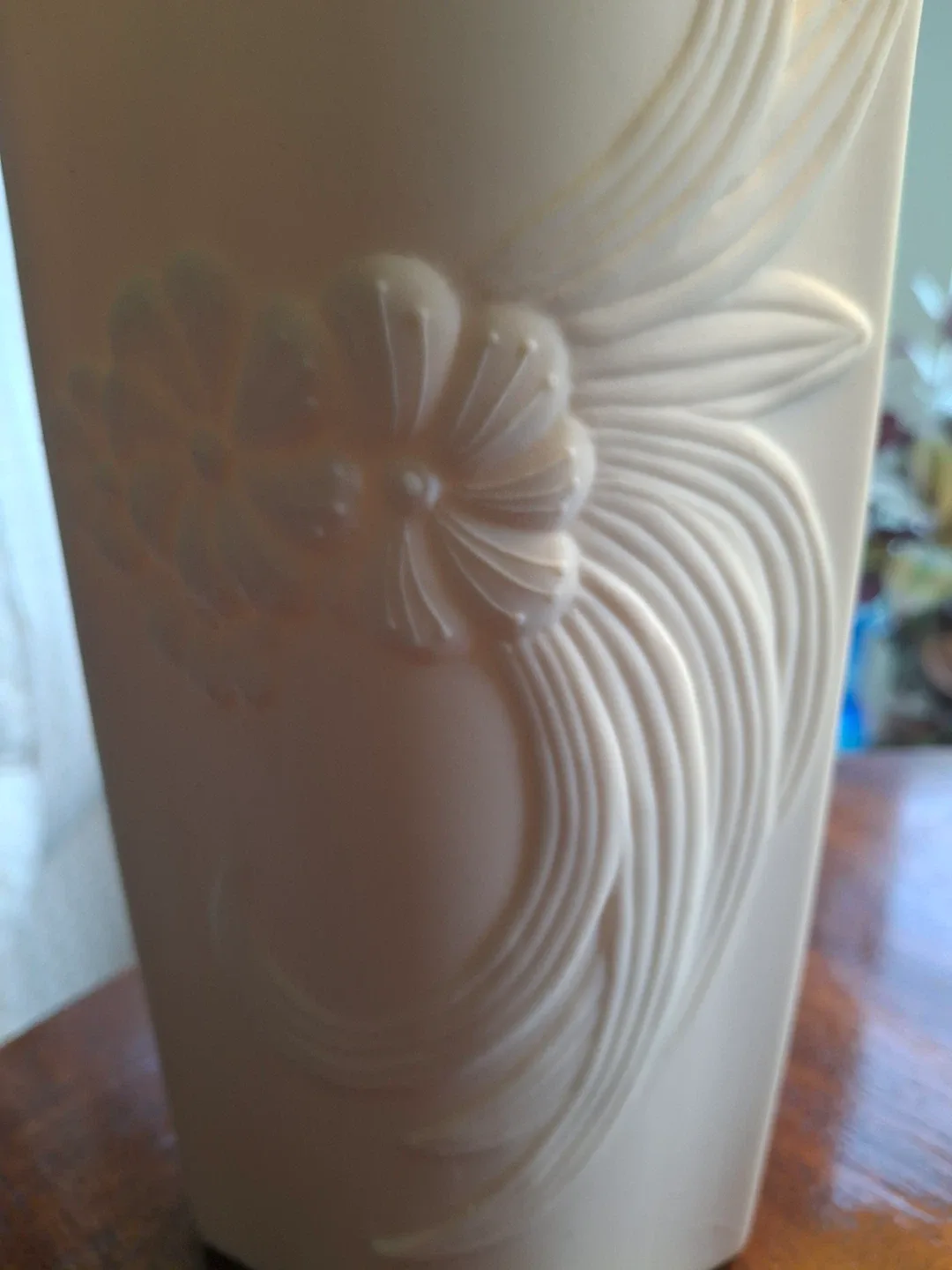 Sleek floral vase image indicator(4)