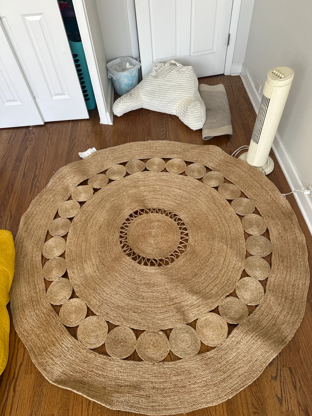 H&M Home Jute Rug D71 inches. Pickup today.