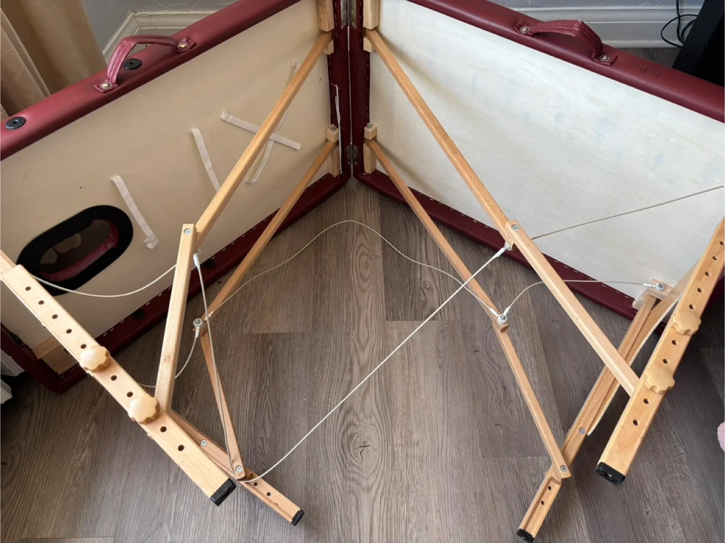 Green Life Burgundy Portable Massage Table image indicator(4)