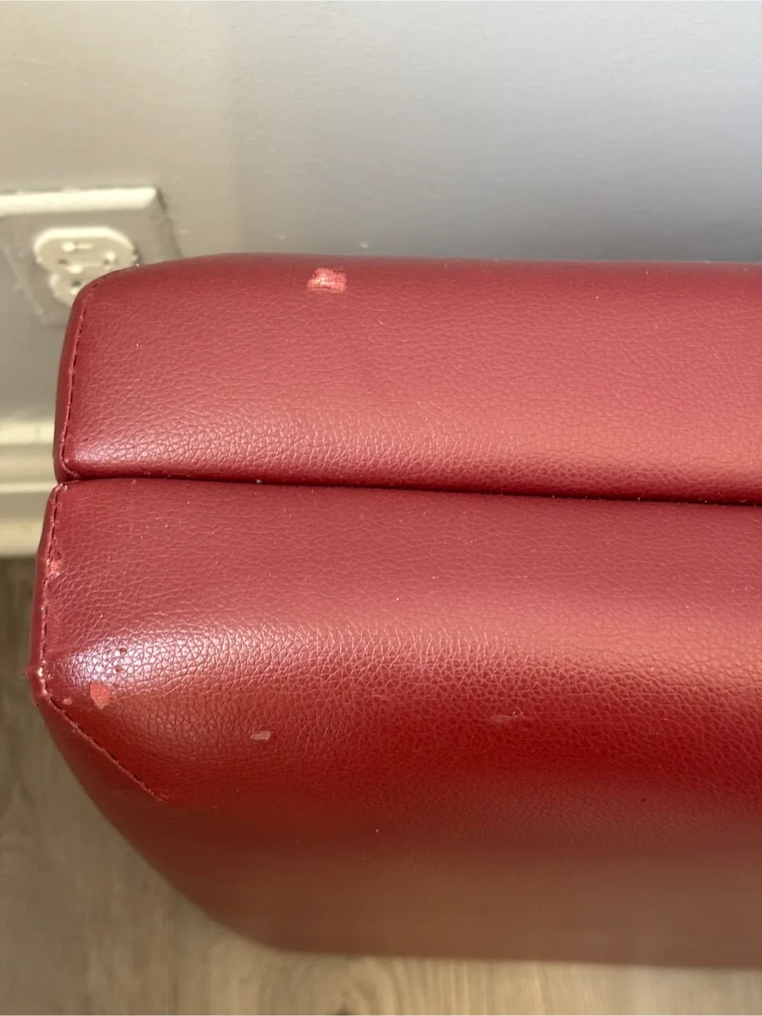 Green Life Burgundy Portable Massage Table image indicator(9)