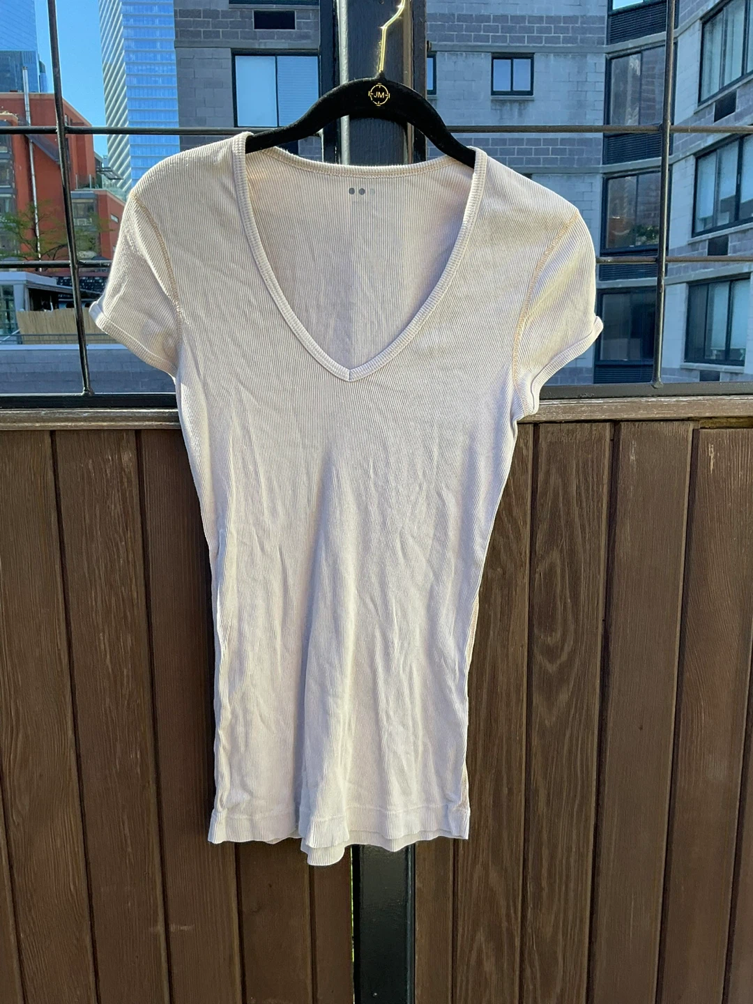 Three Dots Ribbed V-Neck Top - Large