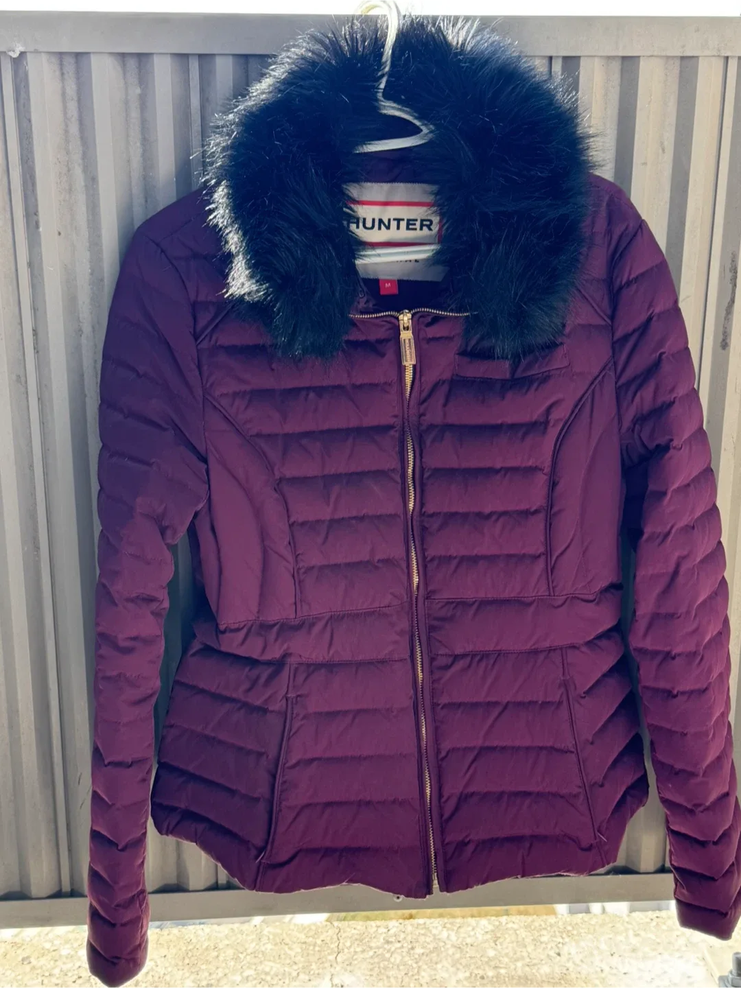 Hunter Burgundy Down Puffer Jacket with Faux Fur Collar - Size M image indicator(2)