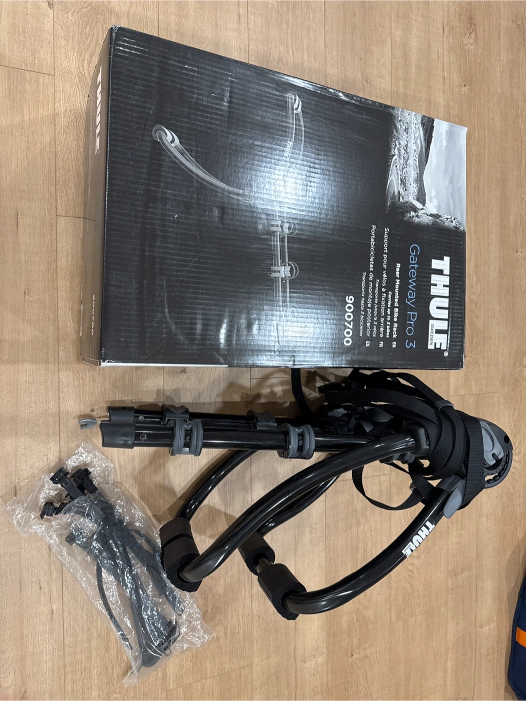 Thule Gateway Pro 3 Bike Rack - Like New! - photo 3