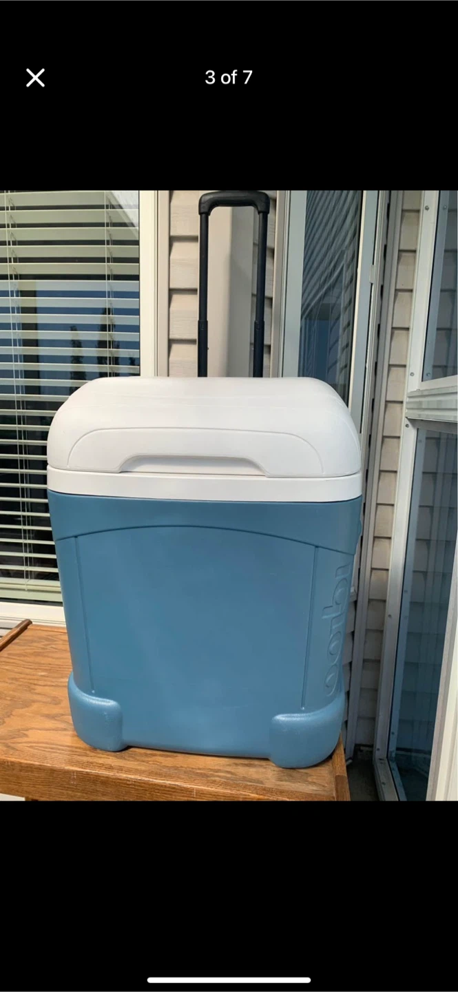 Igloo Wheeled Cooler - Blue & White - photo 3