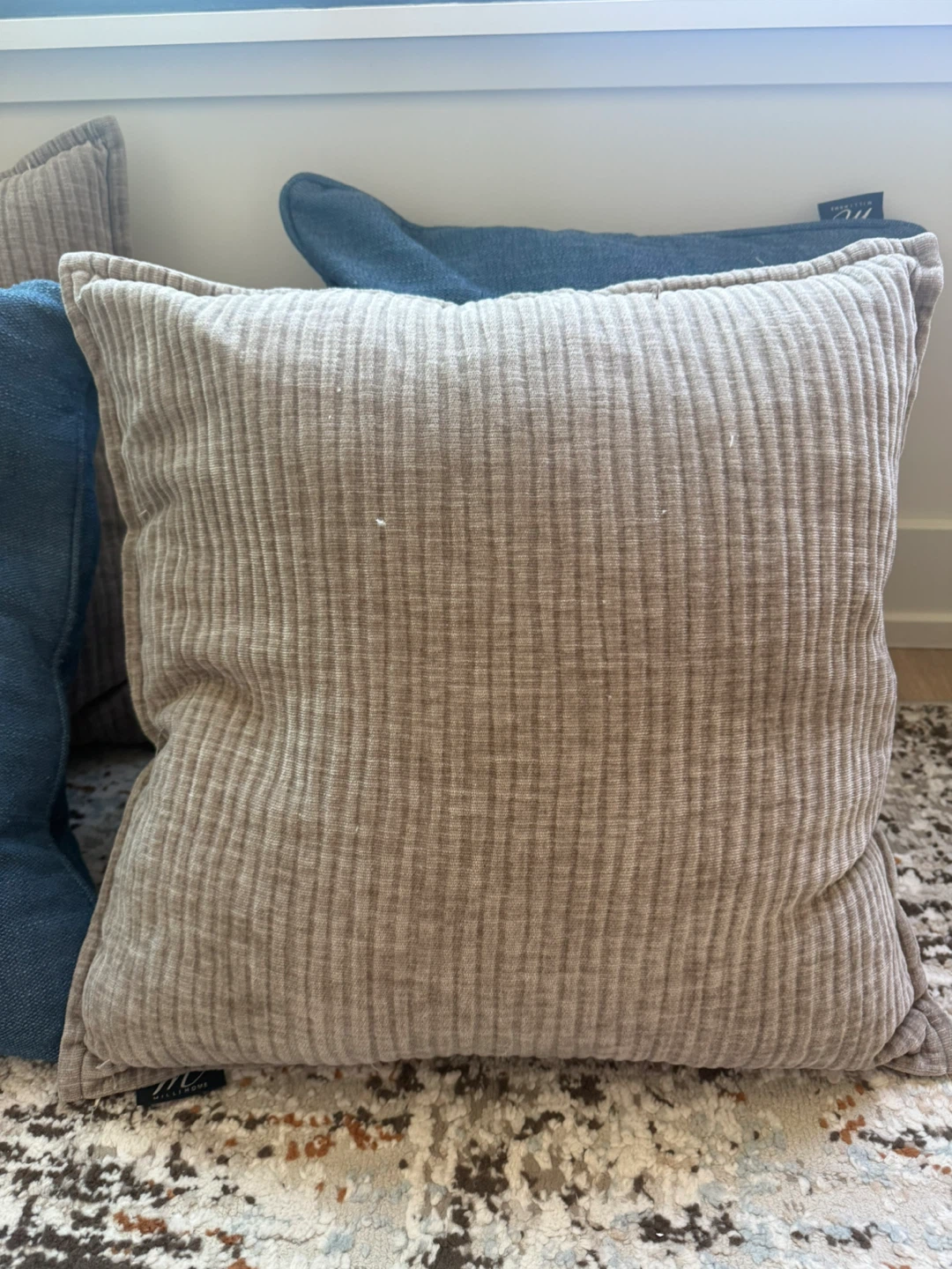 Assorted Throw Pillows - photo 2