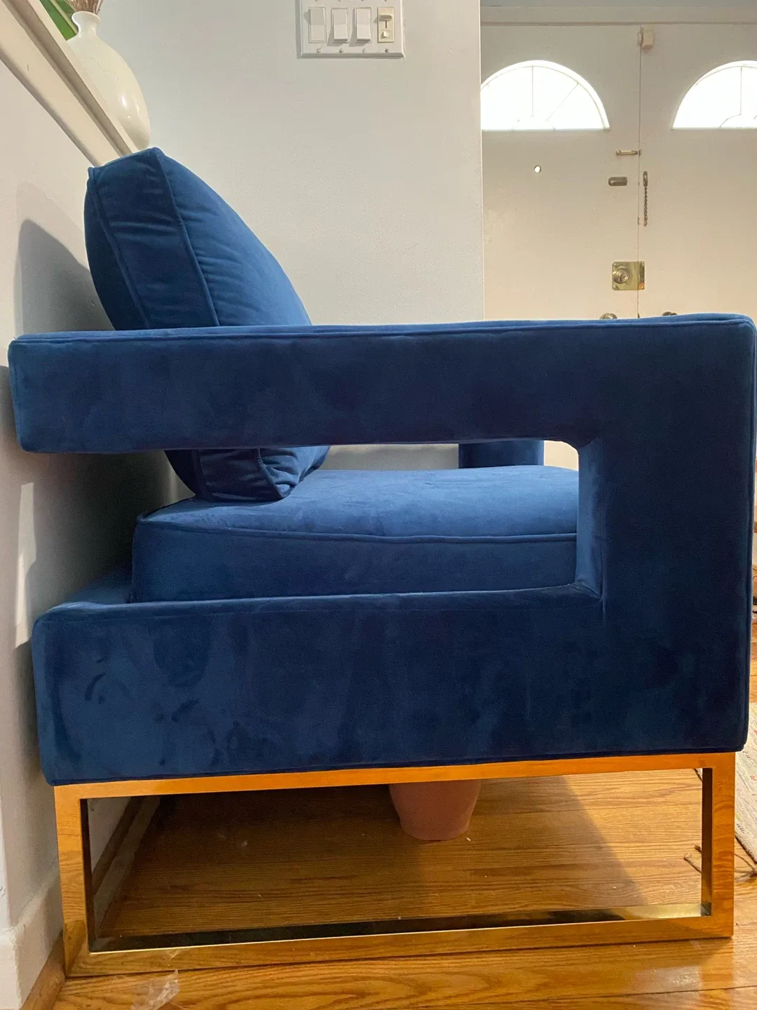 Blue Velvet Armchair with Gold Legs image indicator(4)