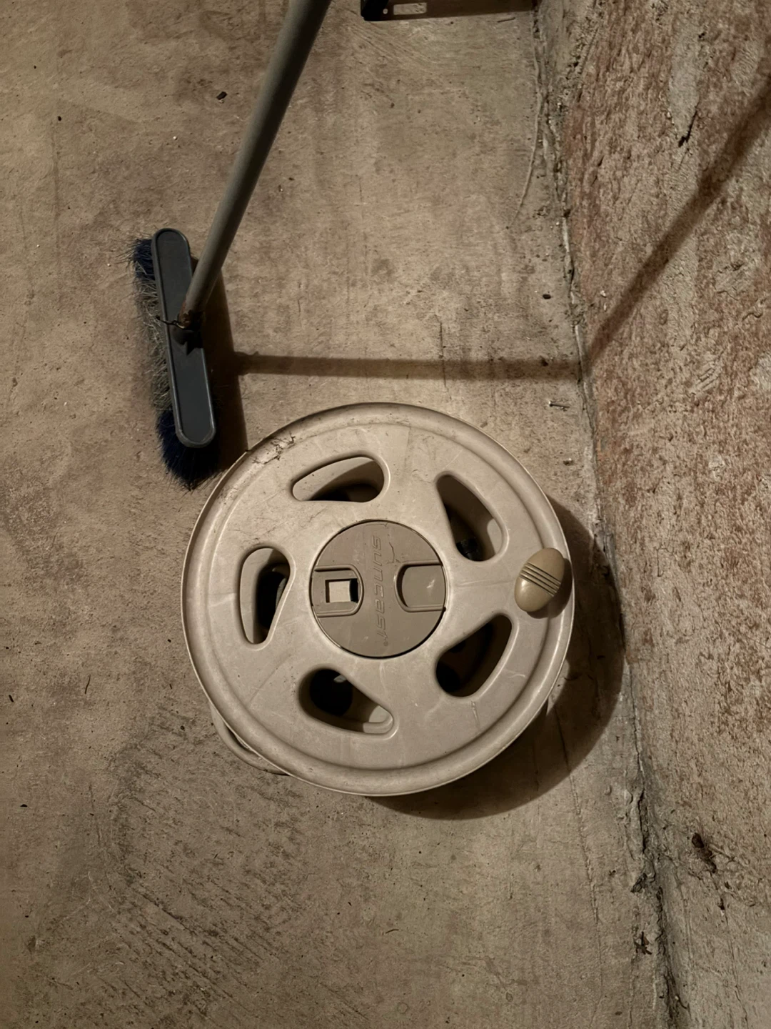 Hose reel