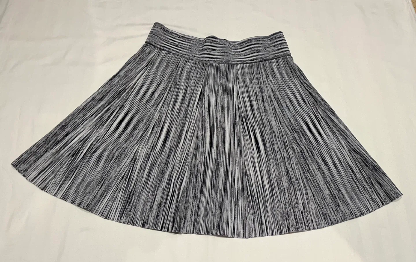 Club Monaco Grey & White Striped Skirt - Sz M thumbnail