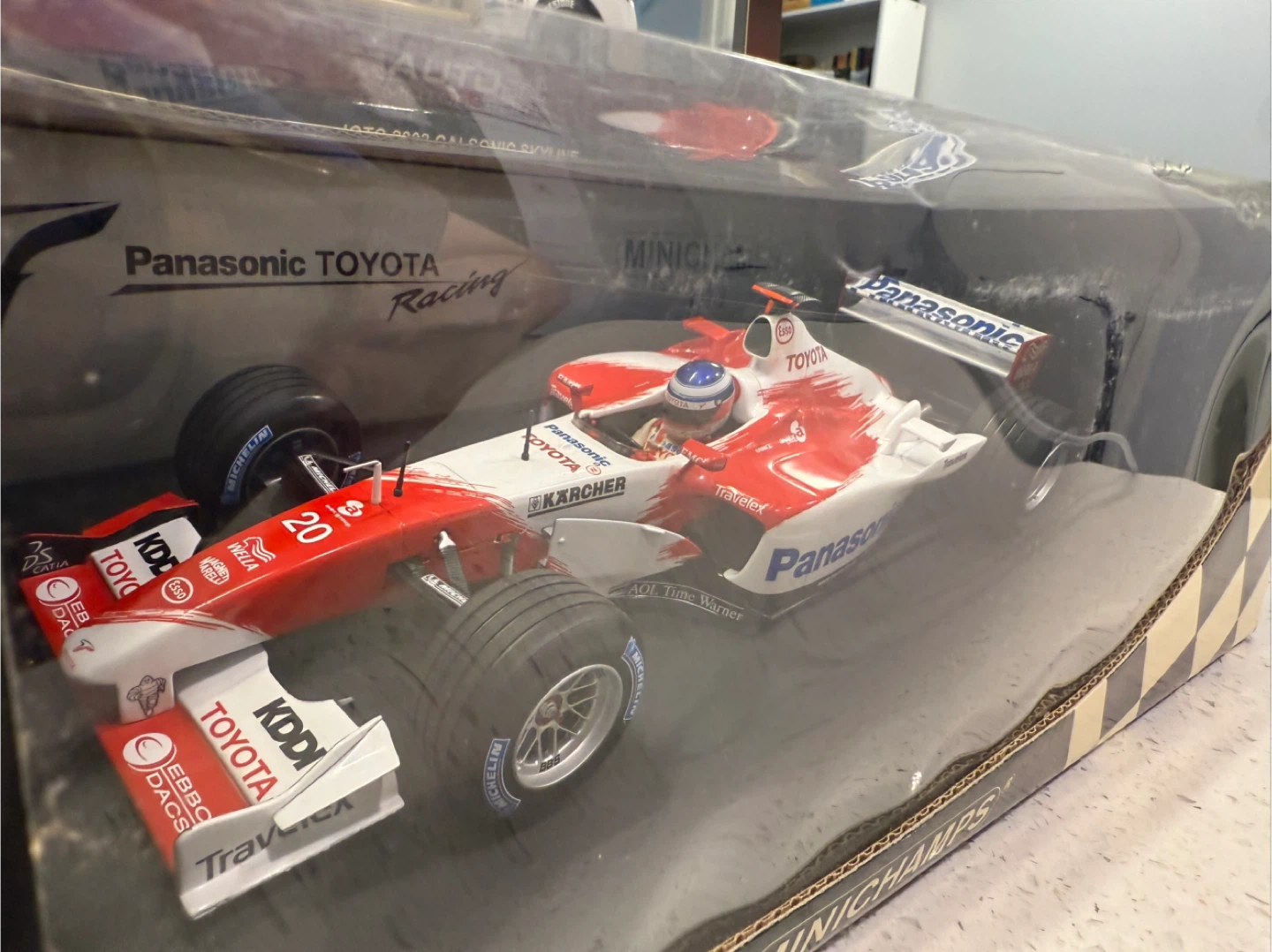 Minichamps 2003 F1 Panasonic Toyota Racing TF103 - photo 3