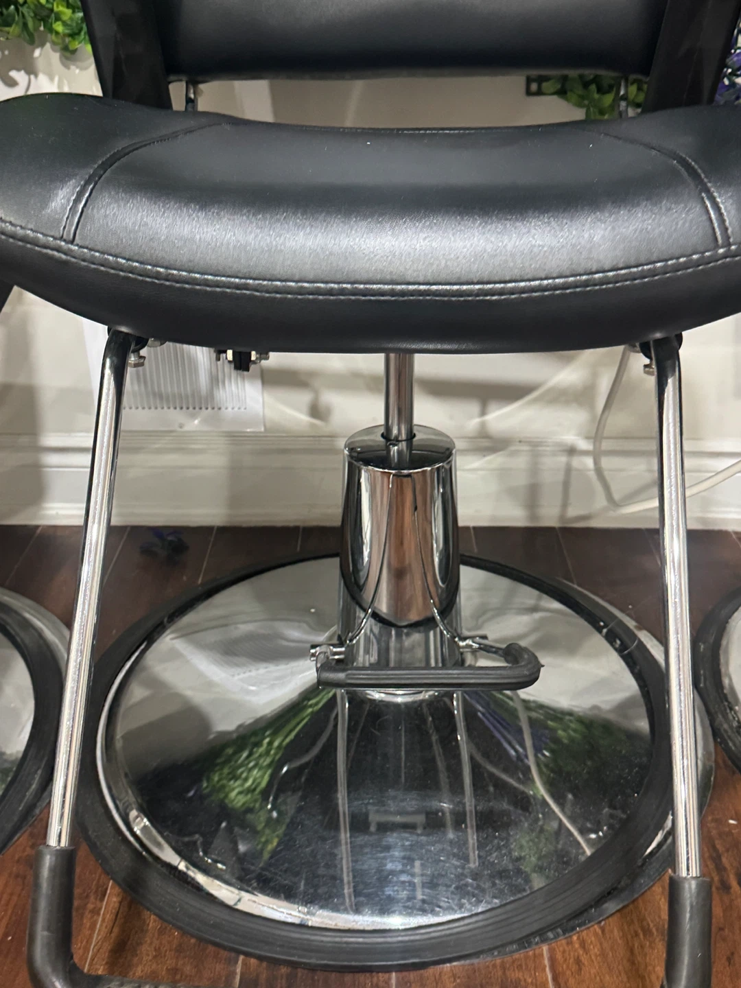 Black Salon/Barber Chair - photo 3