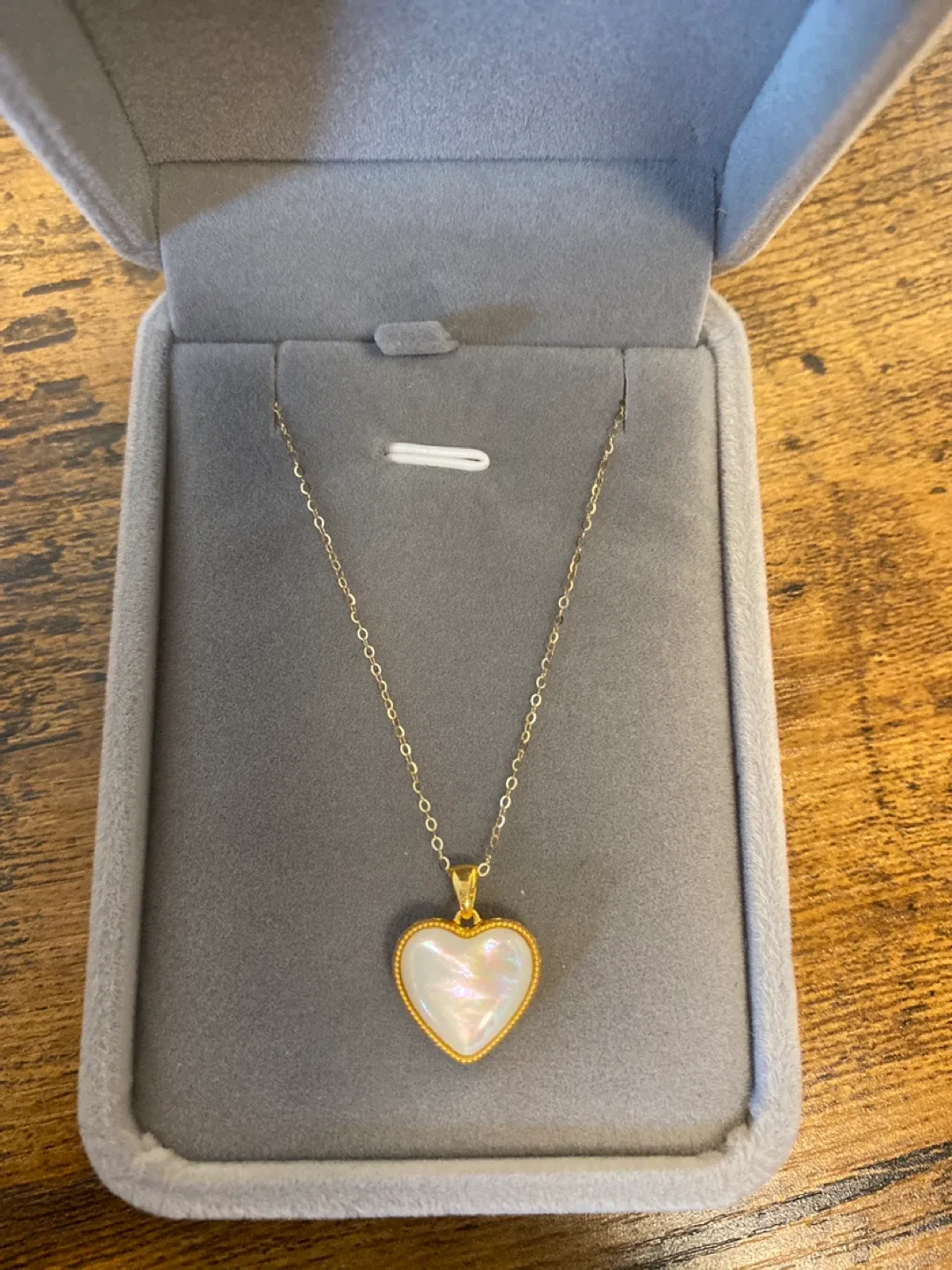 18K Gold Necklace with Heart Pendant image indicator(2)