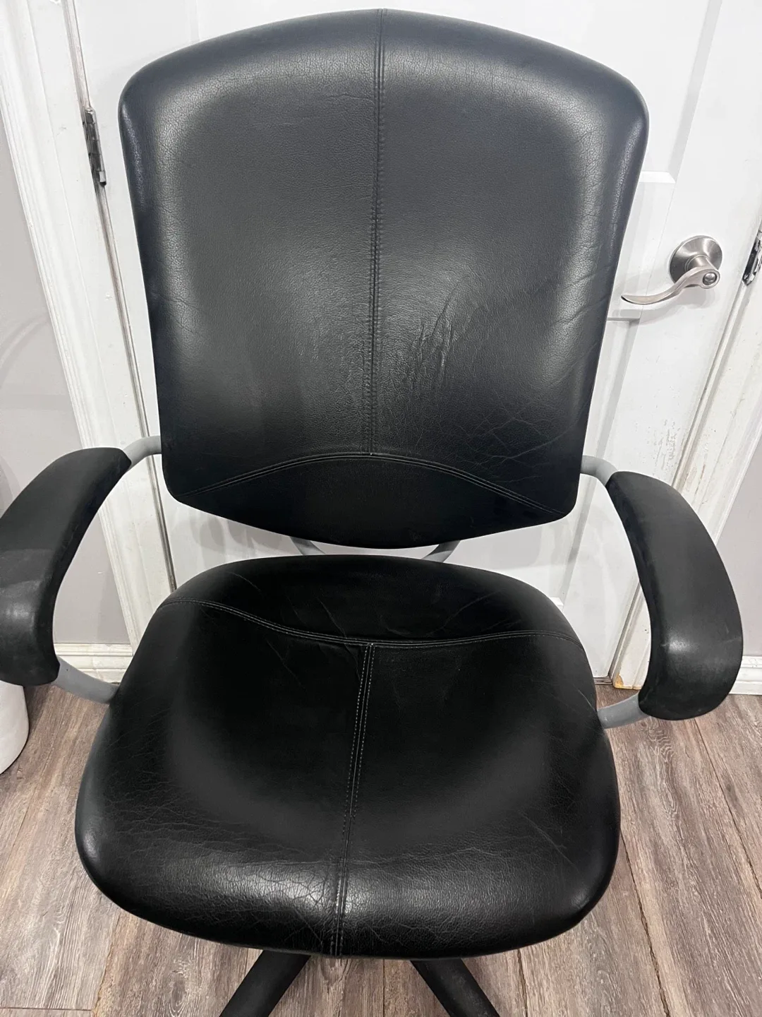 Black leather Office desk Chair image indicator(2)