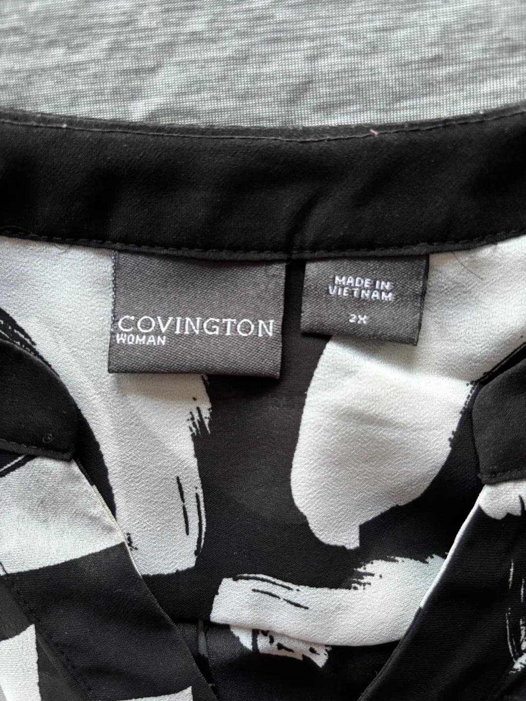 Covington Woman’s Blouse image indicator(2)