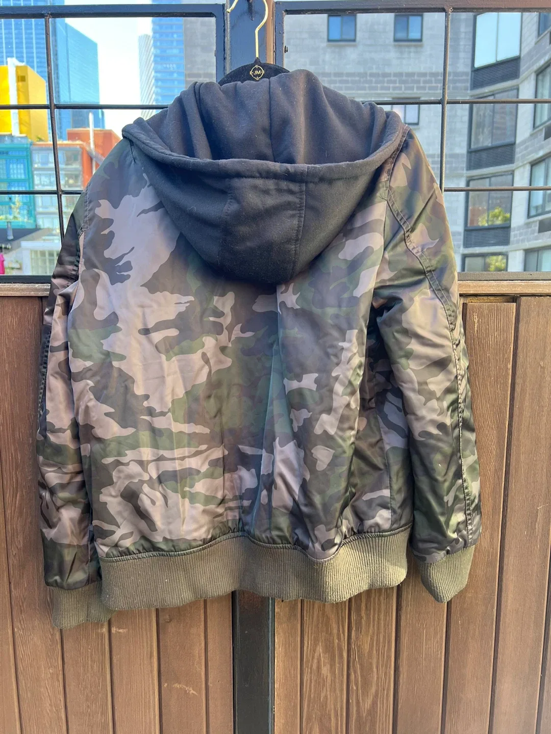 Levi Strauss & Co. Camo Jacket - Size L image indicator(6)