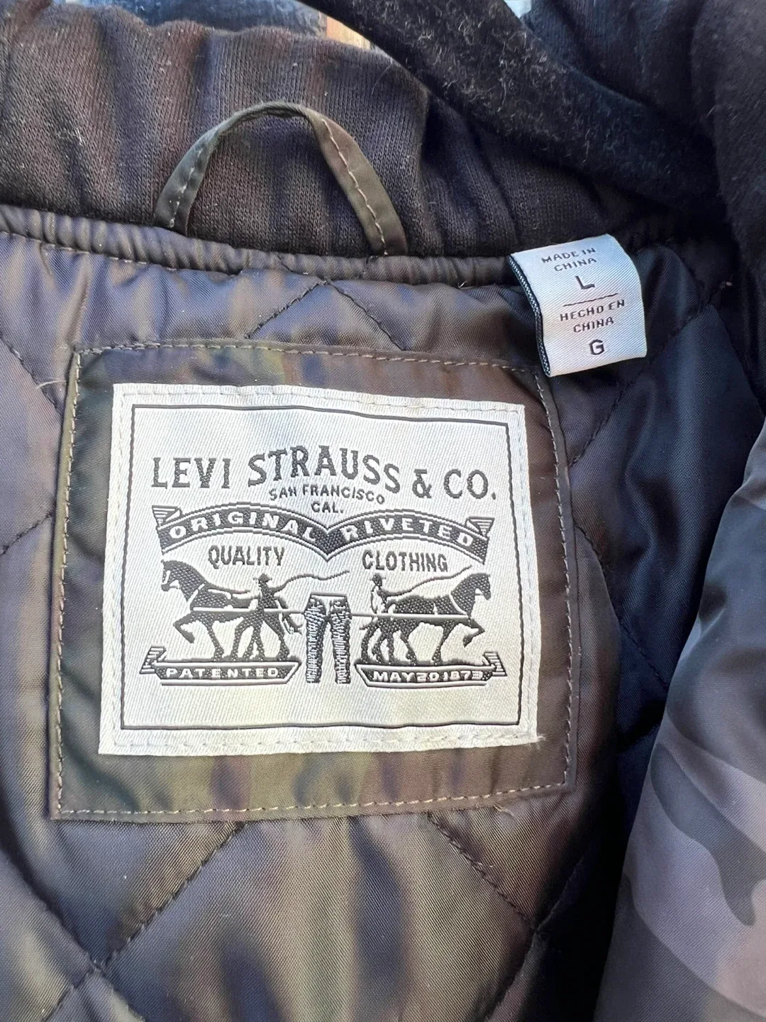 Levi Strauss & Co. Camo Jacket - Size L image indicator(2)