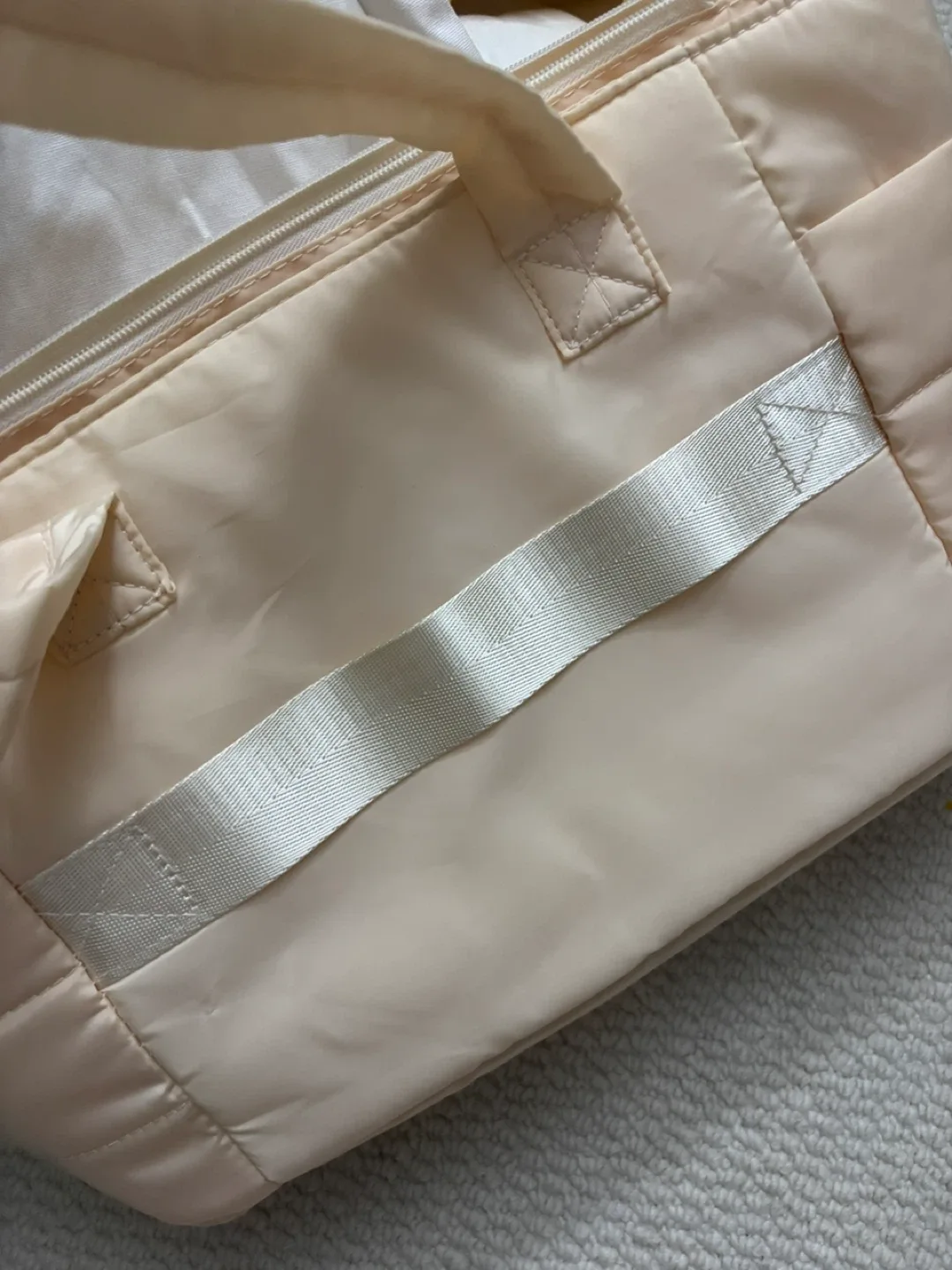 Puffy Beige super lightweight laptop Tote Bag image indicator(4)