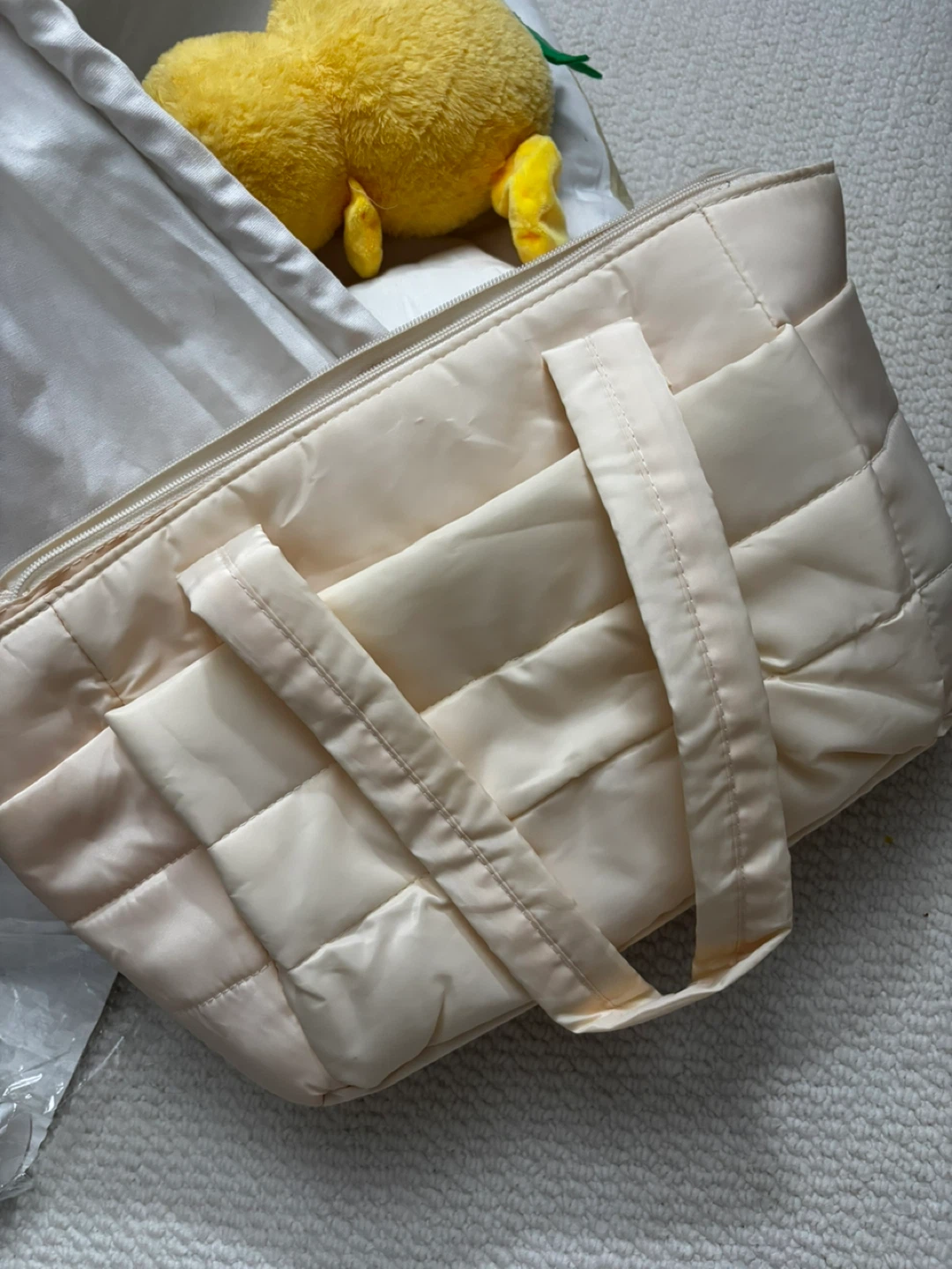 Puffy Beige super lightweight laptop Tote Bag