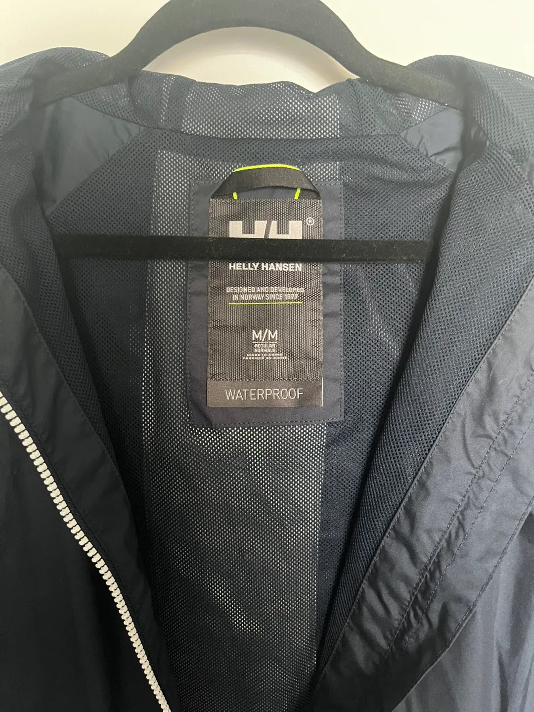 Helly Hansen Waterproof Jacket - Size M, Navy & White image indicator(2)