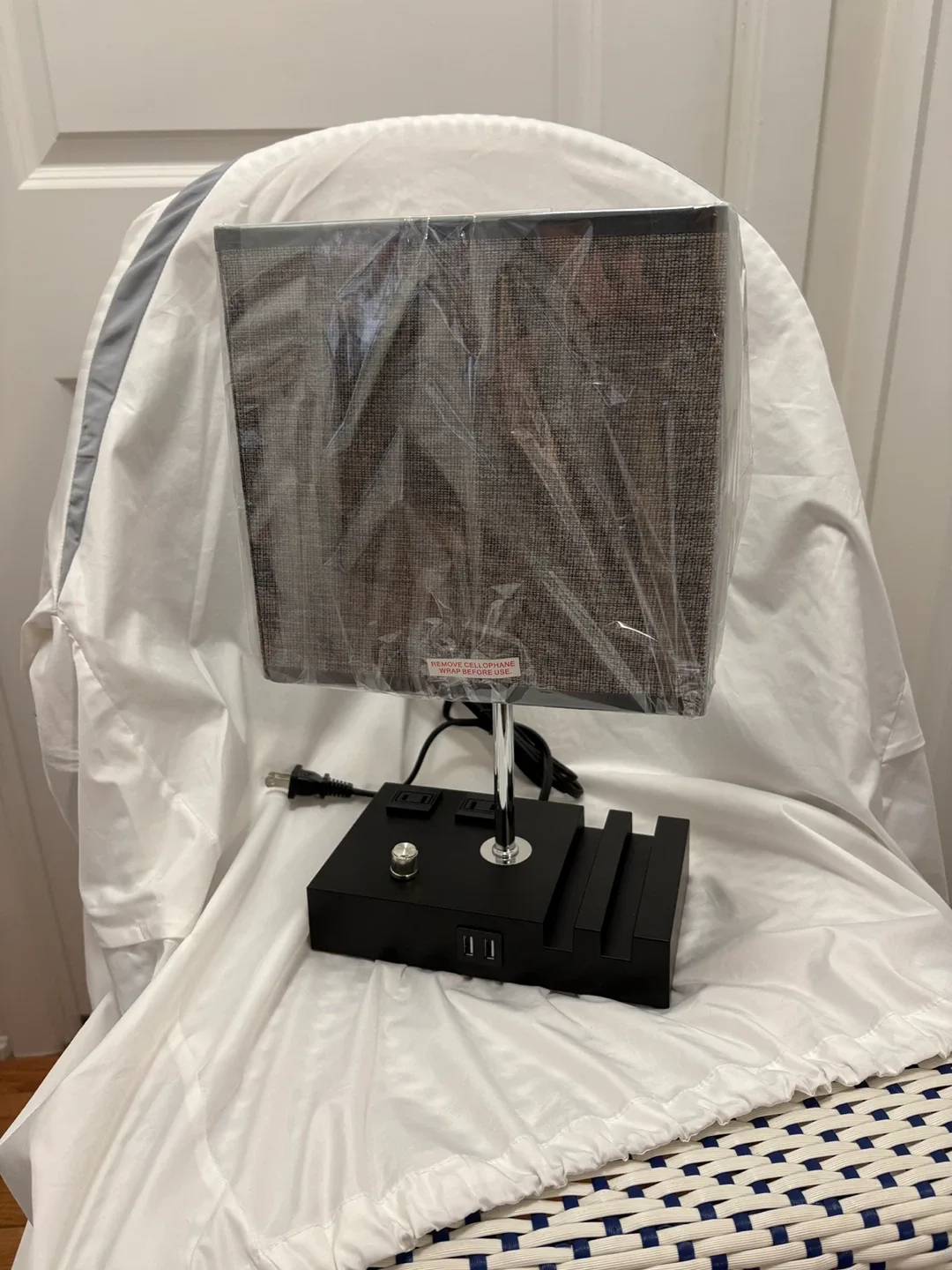 Ouiton Table Lamp with USB Charging Ports - New! image indicator(3)