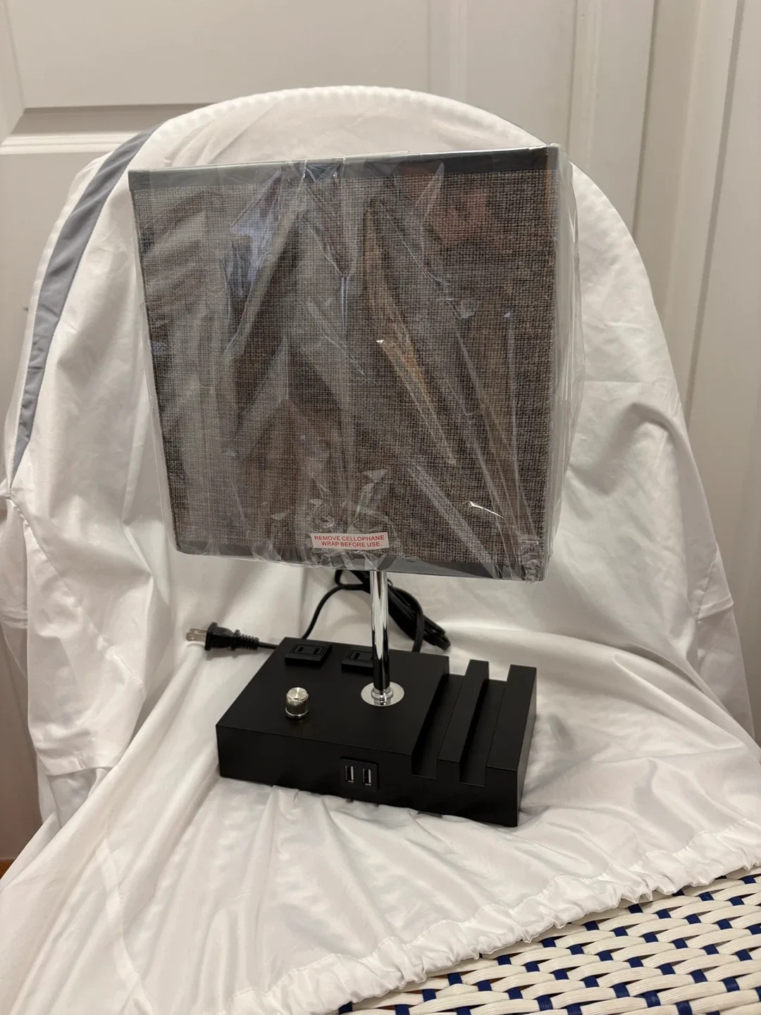 Ouiton Table Lamp with USB Charging Ports - New! image indicator(4)