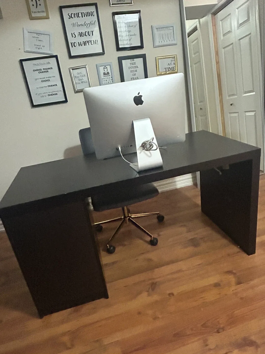Black Desk with Drawers image indicator(2)