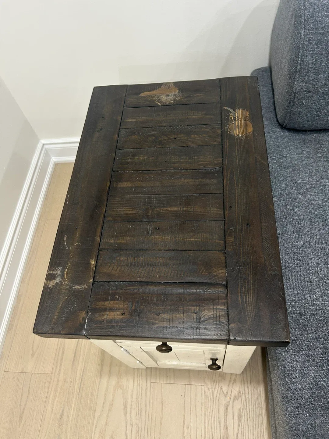 Bricks coffee table stand and side tables image indicator(6)