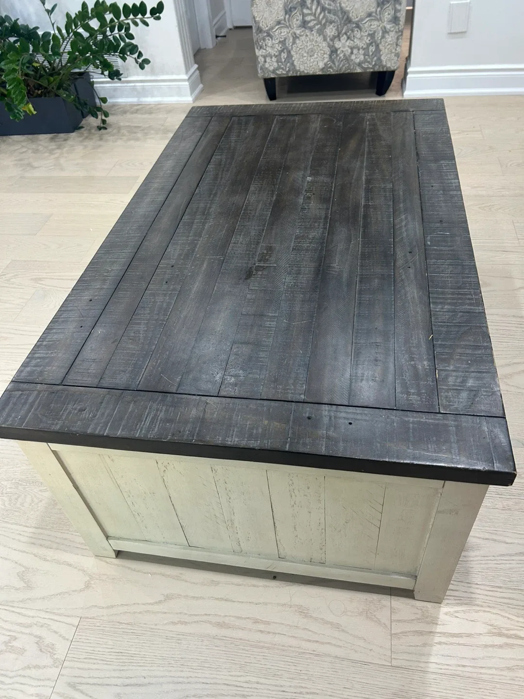 Bricks coffee table stand and side tables image indicator(3)