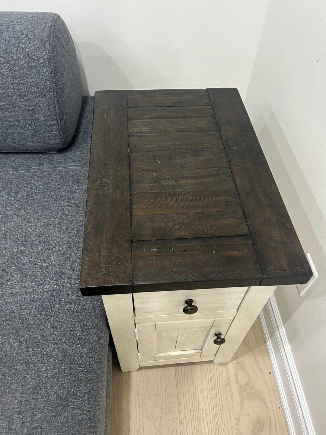 Bricks coffee table stand and side tables image indicator(5)