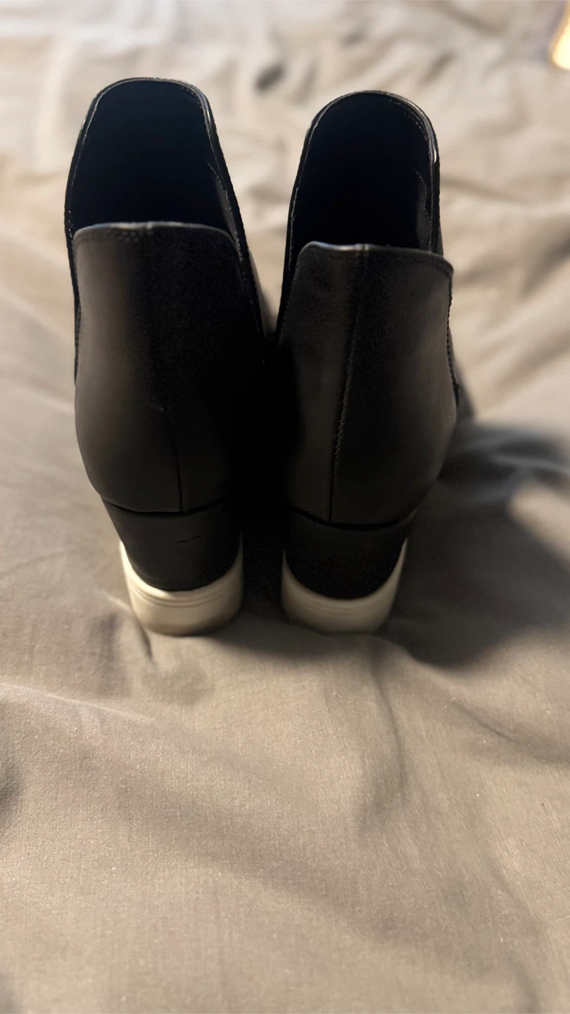 MIA Black Wedge Sneakers Size 9 - photo 3