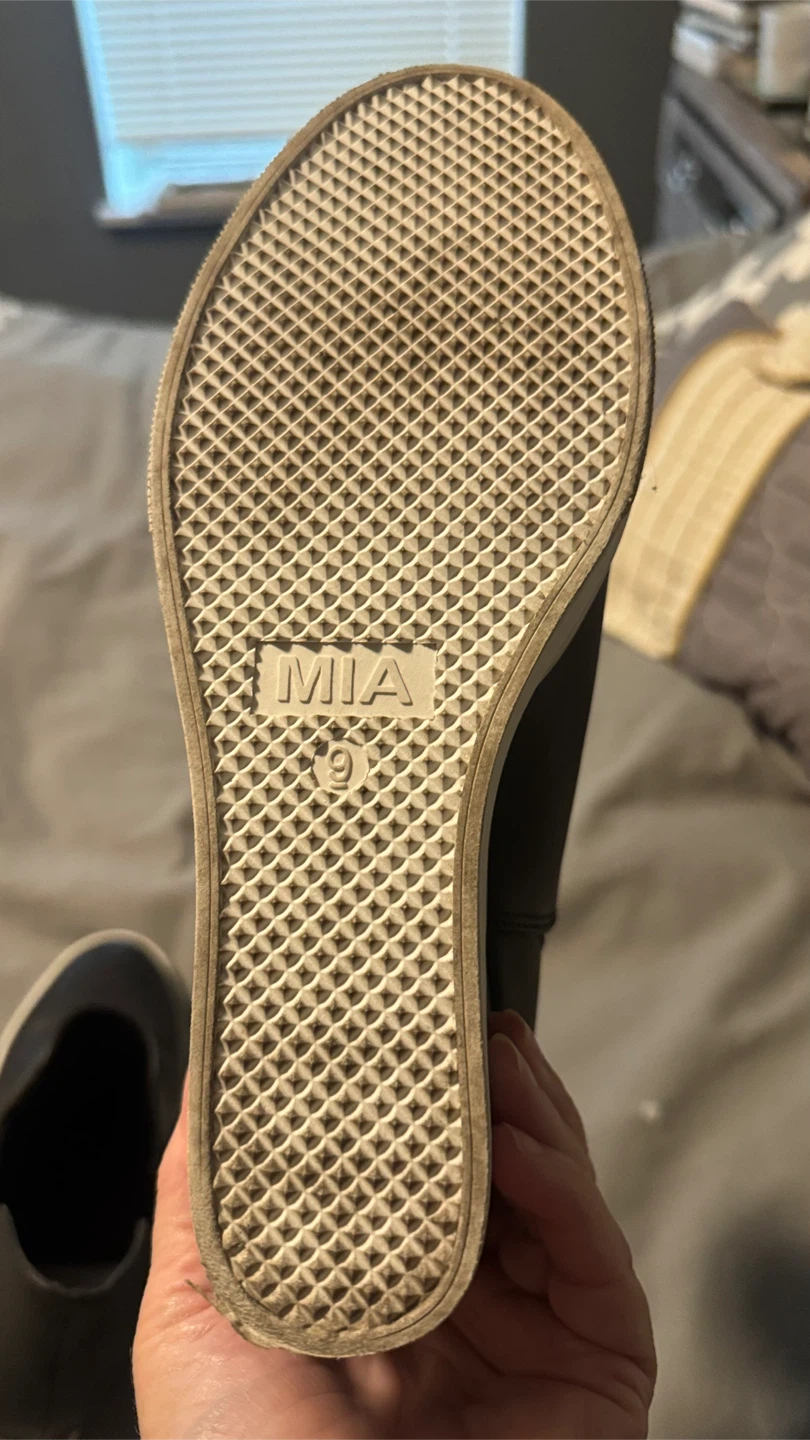 MIA Black Wedge Sneakers Size 9 - photo 4