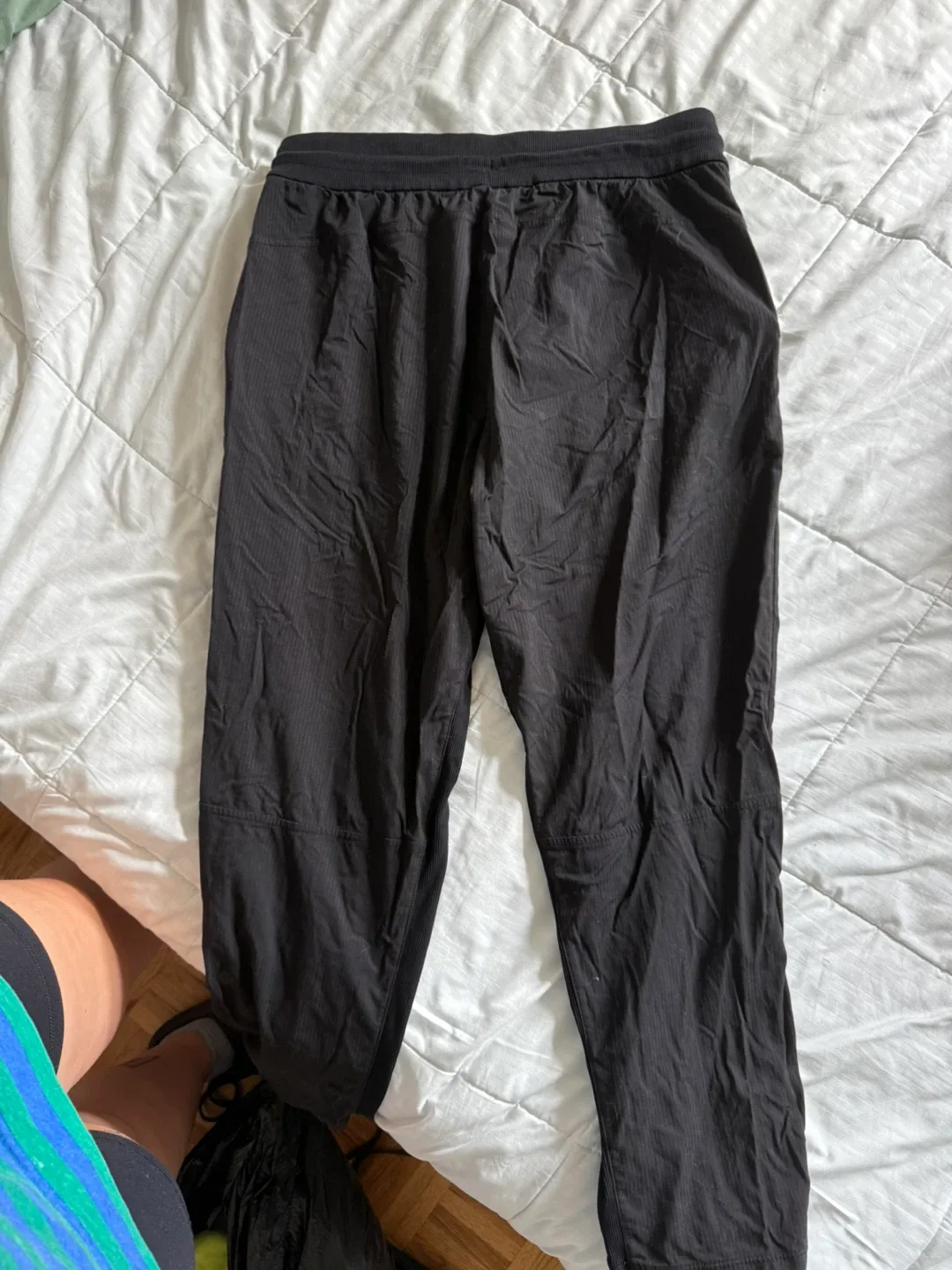 Lululemon Black Jogger Pants Size 6 image indicator(3)