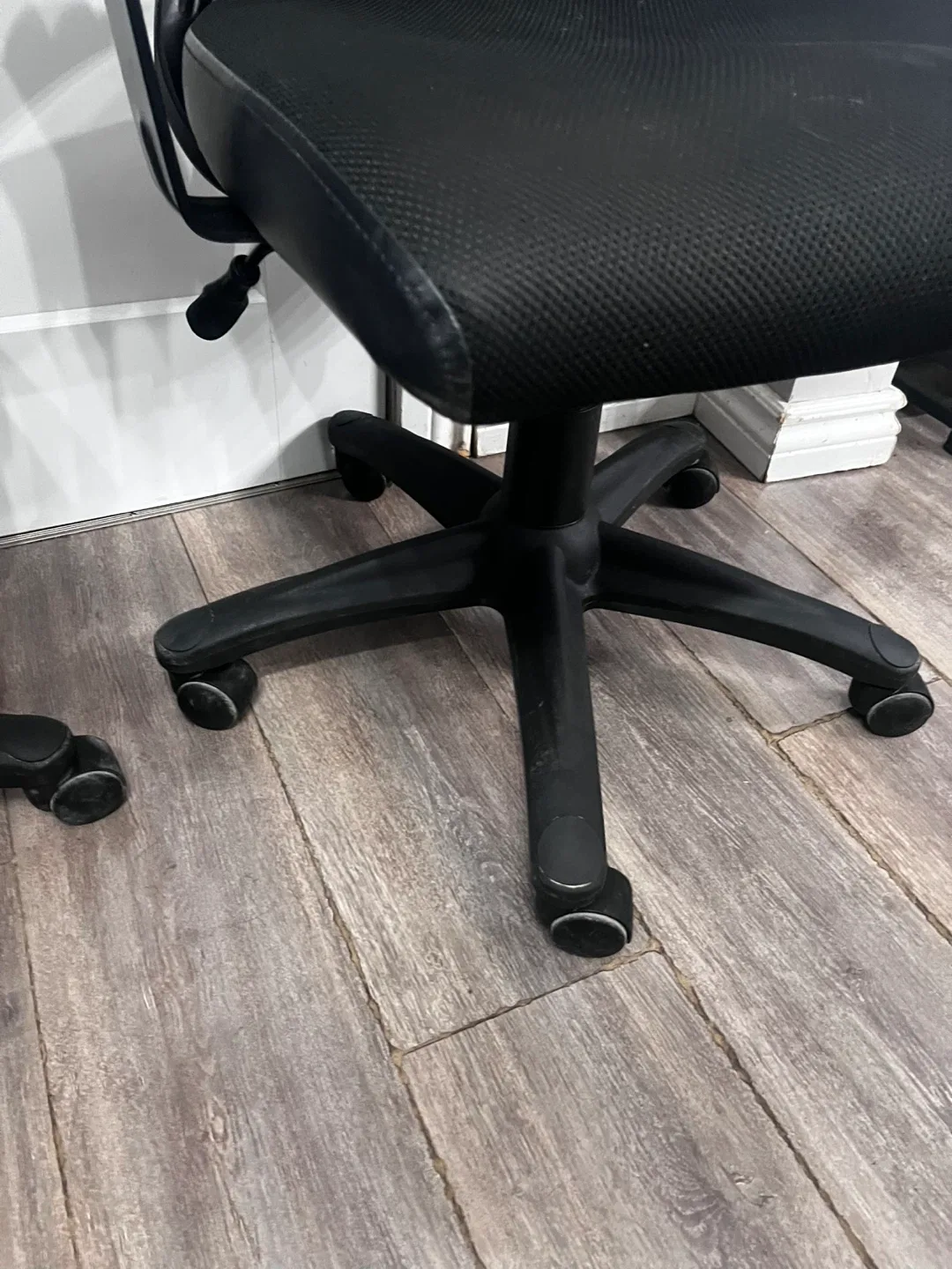Black Mesh Office Chair image indicator(6)