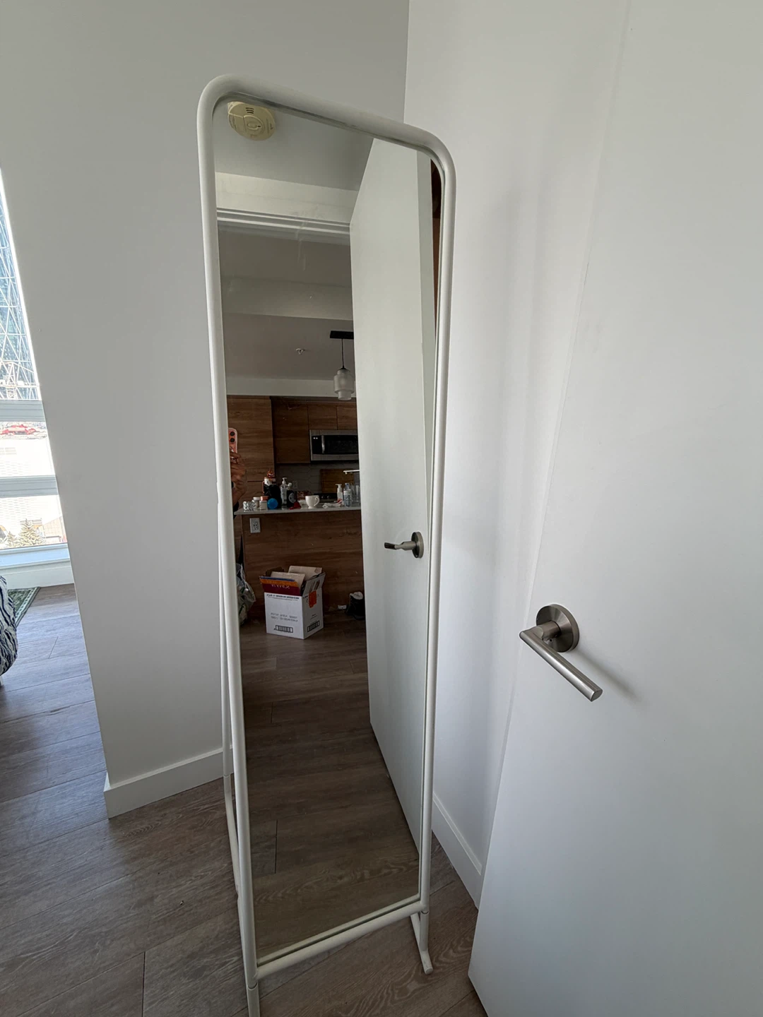 White Standing Mirror with Rack - photo 2