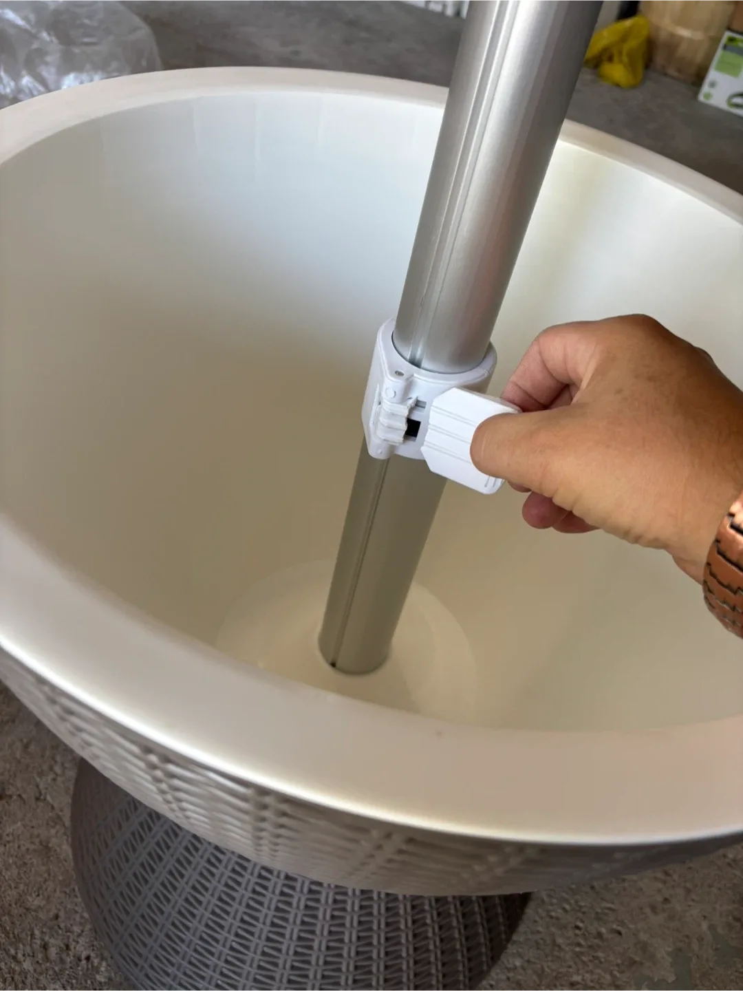 Patio bar table image indicator(3)