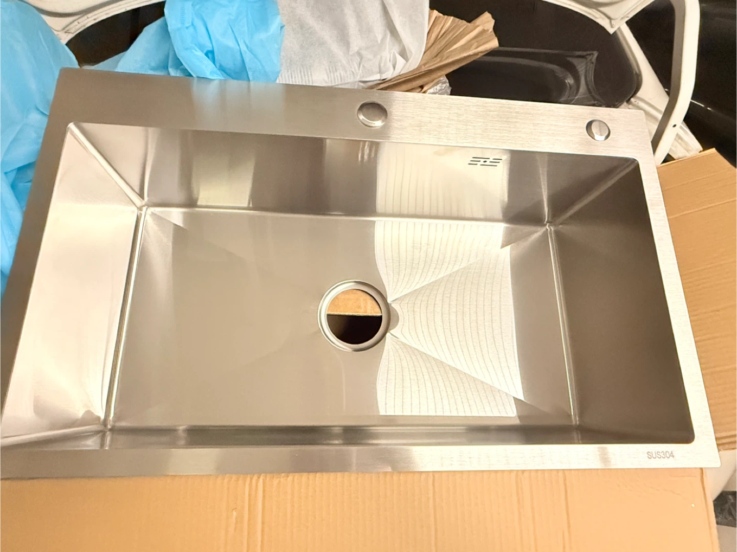 BBTEQEK Stainless Steel Kitchen Sink 20x16x9 - New in Box