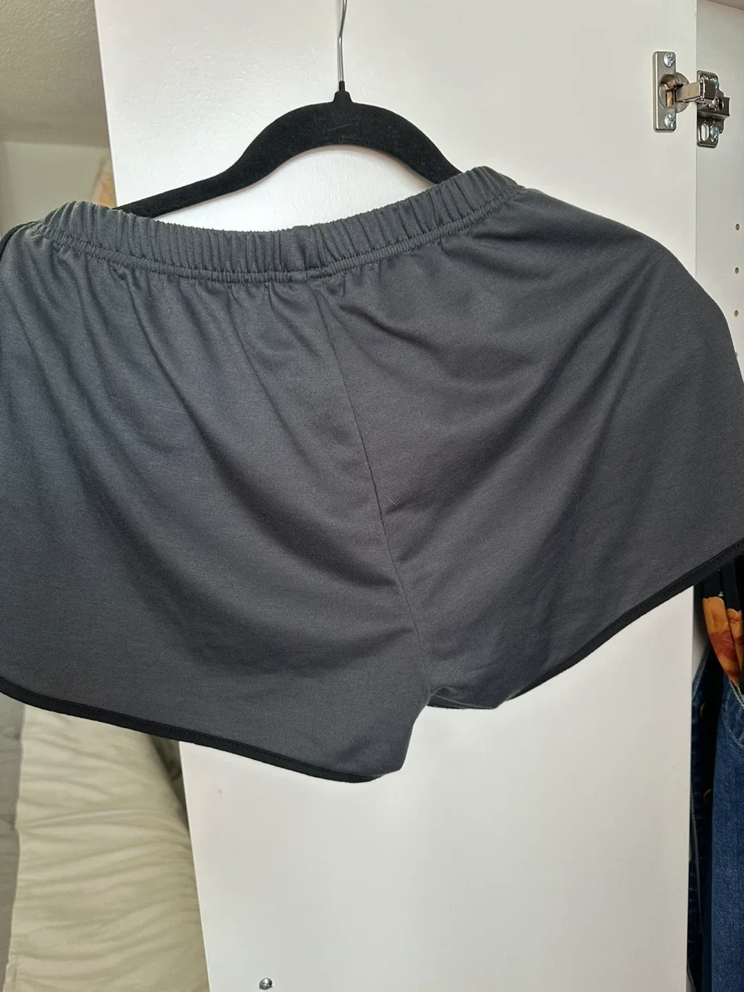 Shein Hawaii Shorts - Size L image indicator(2)