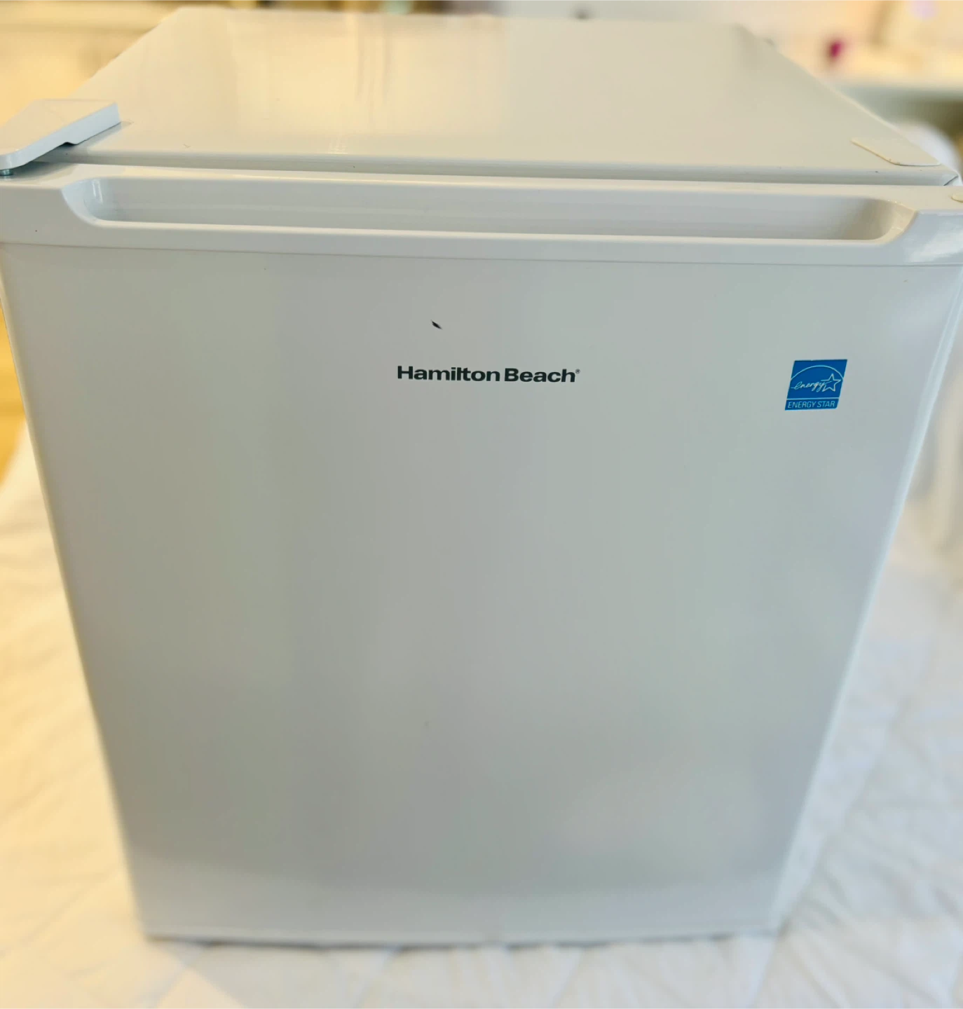 Hamilton Beach Mini Fridge - White - photo 2